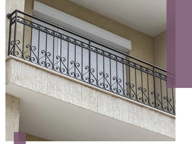 Балконные ограждения из металла и стекла в Озёрске для домов