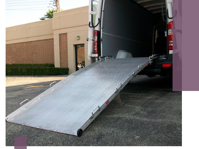 Мобильные пандусы в Озёрске — производство, монтаж и аренда